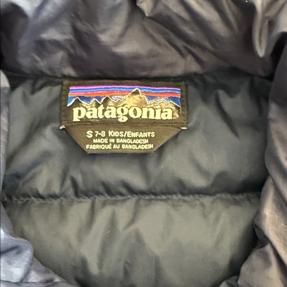 Patagonia Dark Blue Puffer with Bright Red Zippers - Picture 4 of 5